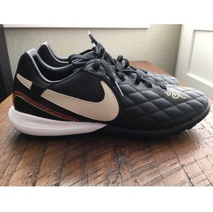 NWOT Women's Nike Tiempo Legend Sneakers